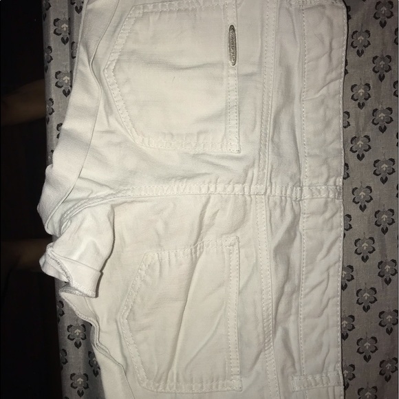 white shorts - Picture 3 of 3